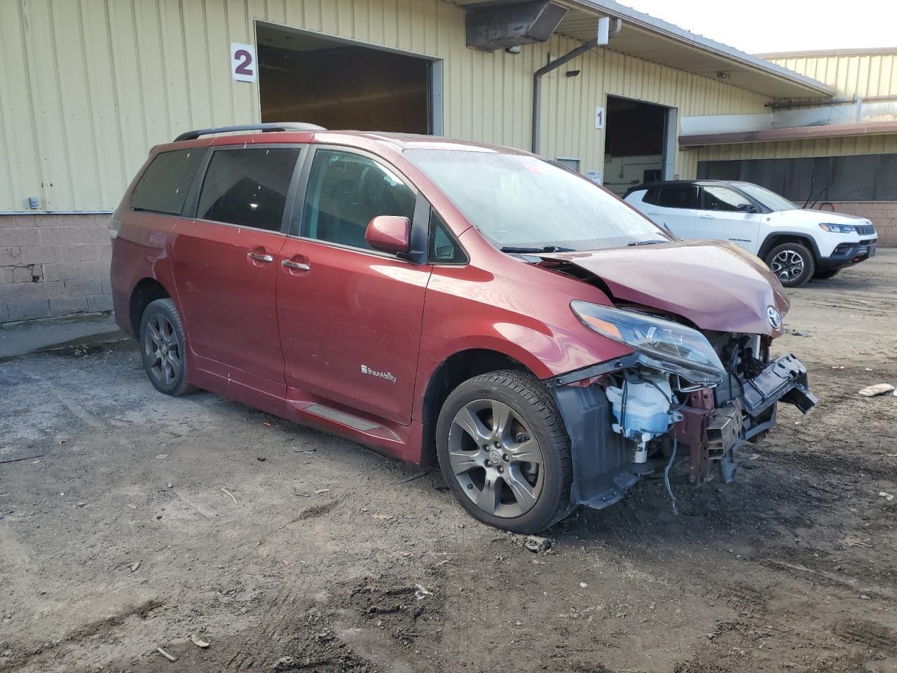 2015 TOYOTA SIENNA SPO - Фото 4