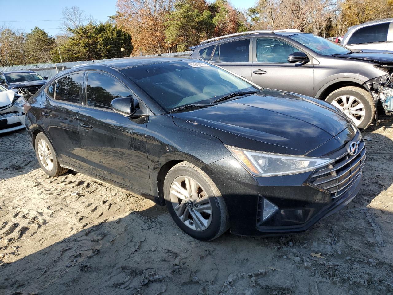 2019 HYUNDAI ELANTRA SE - Image 4