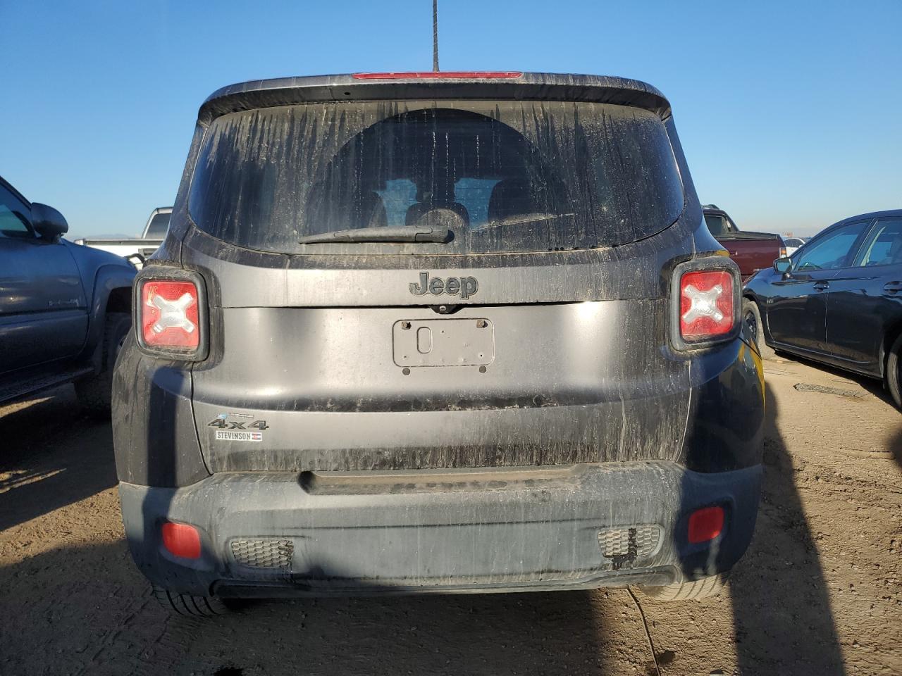 2017 JEEP RENEGADE L - Image 6