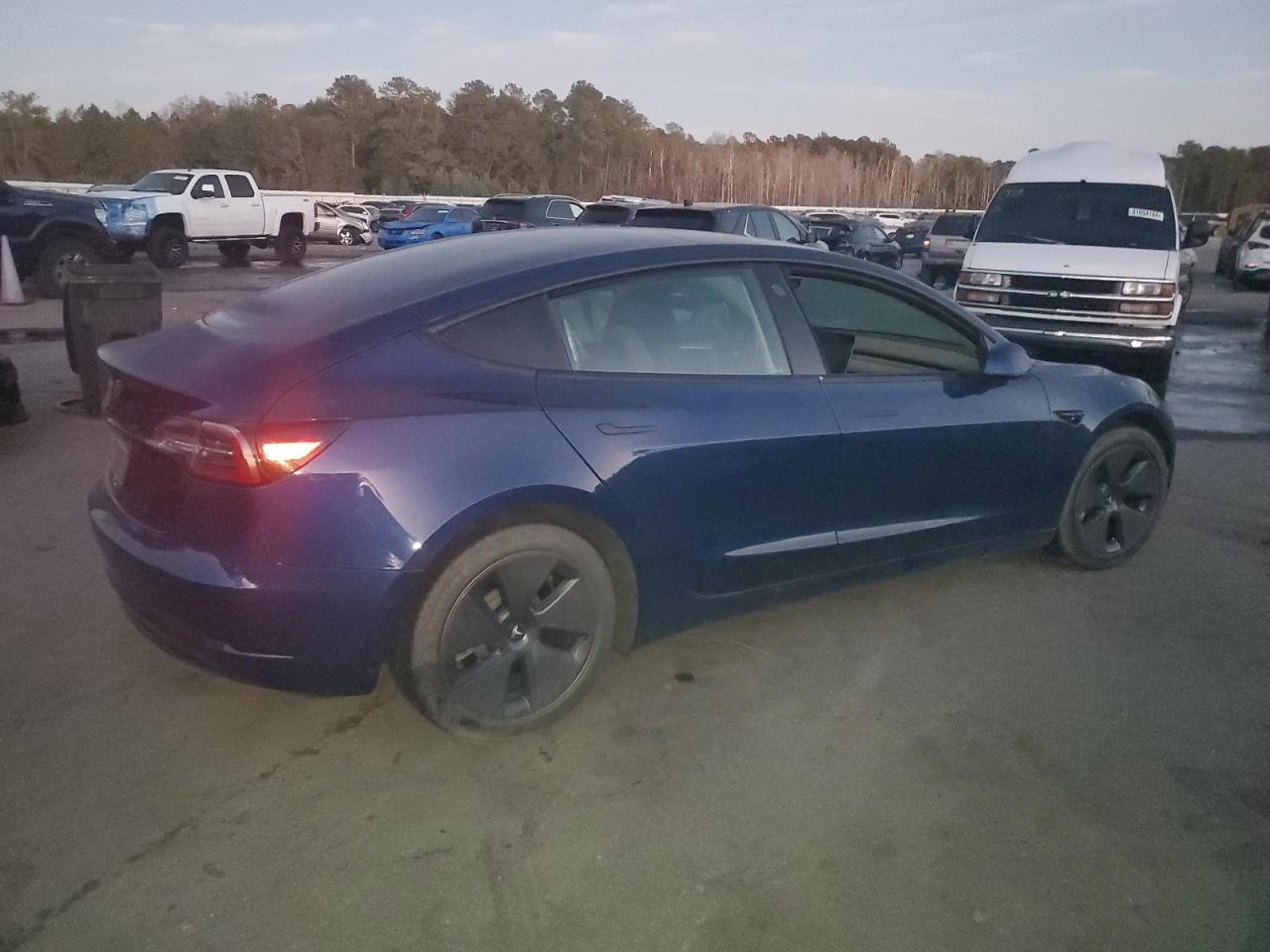 2021 TESLA MODEL 3 - Image 3