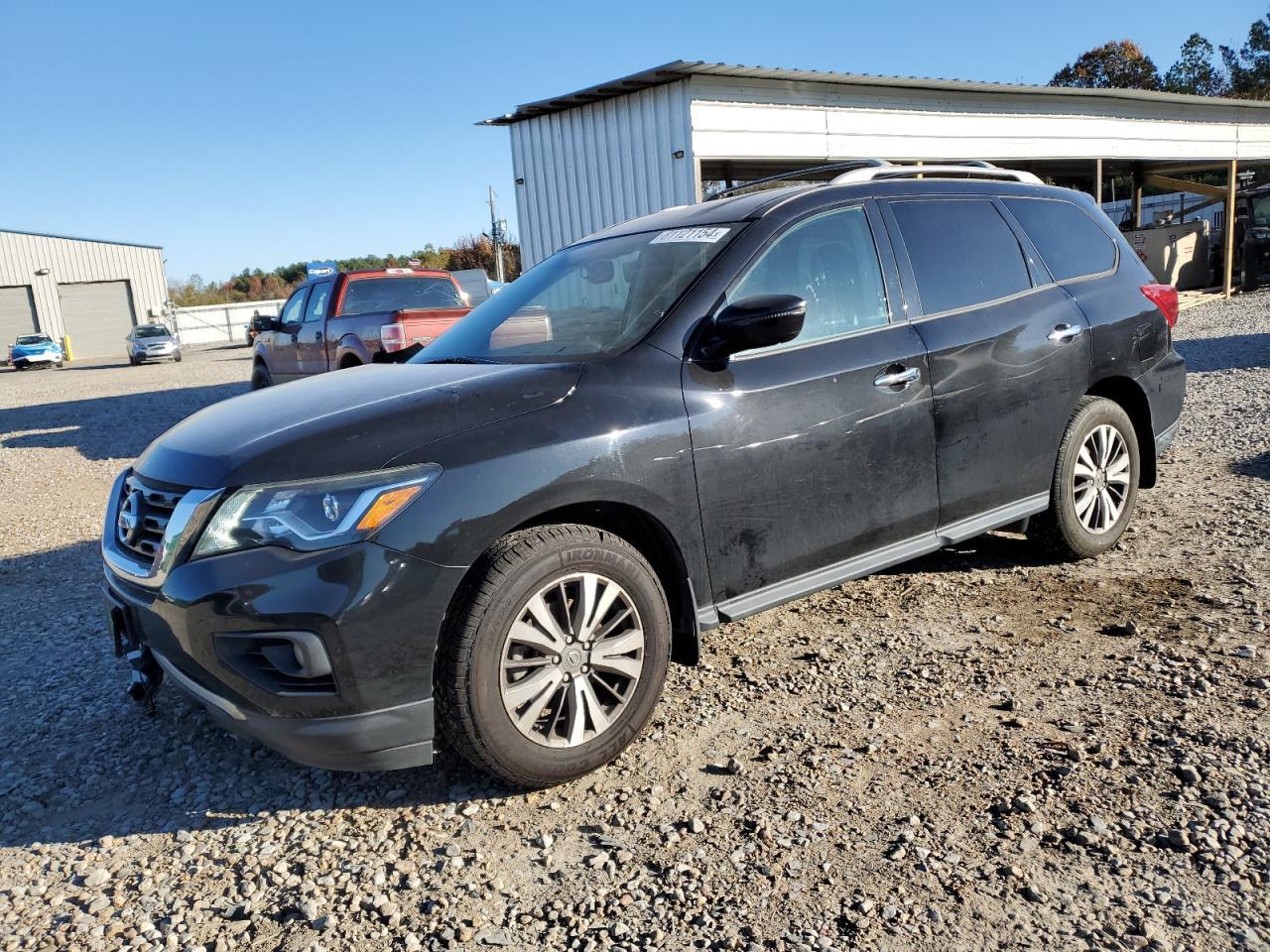 2017 NISSAN PATHFINDER