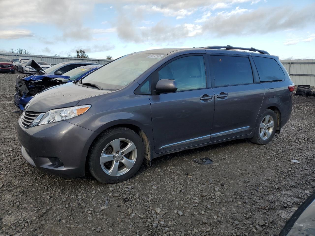 2015 TOYOTA SIENNA LE