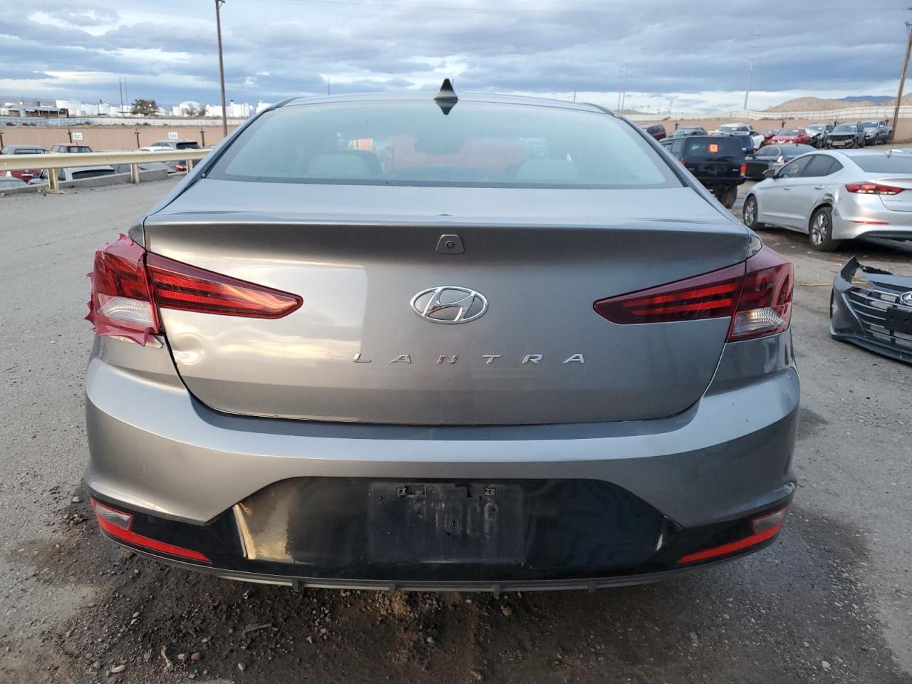2019 HYUNDAI ELANTRA SE - Image 6