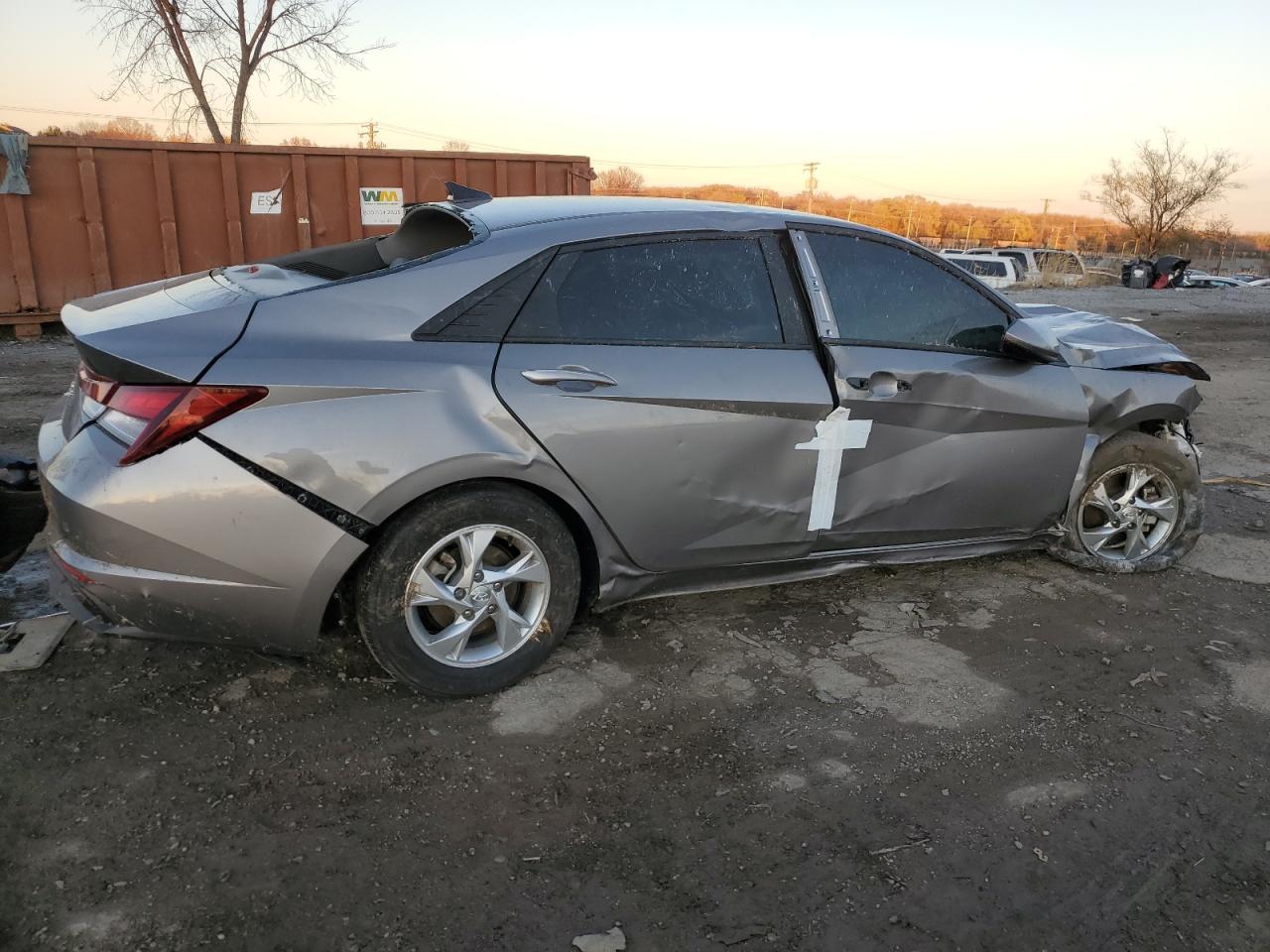 2023 HYUNDAI ELANTRA SE - Image 3