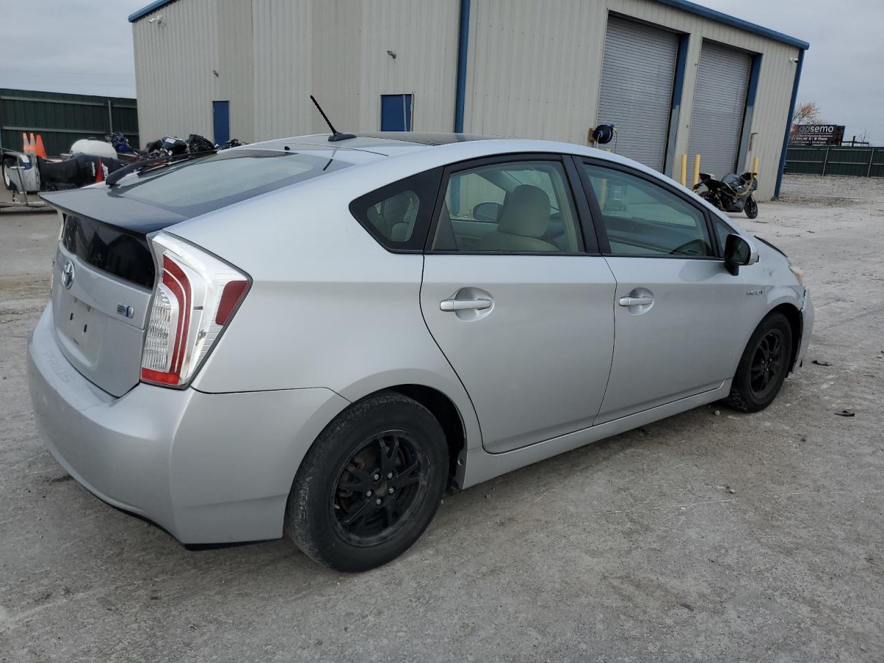 2013 TOYOTA PRIUS - Image 3