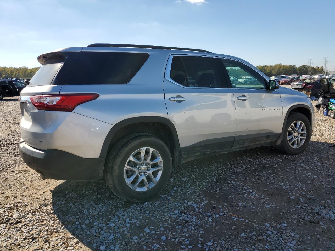 2021 CHEVROLET TRAVERSE L - Фото 3