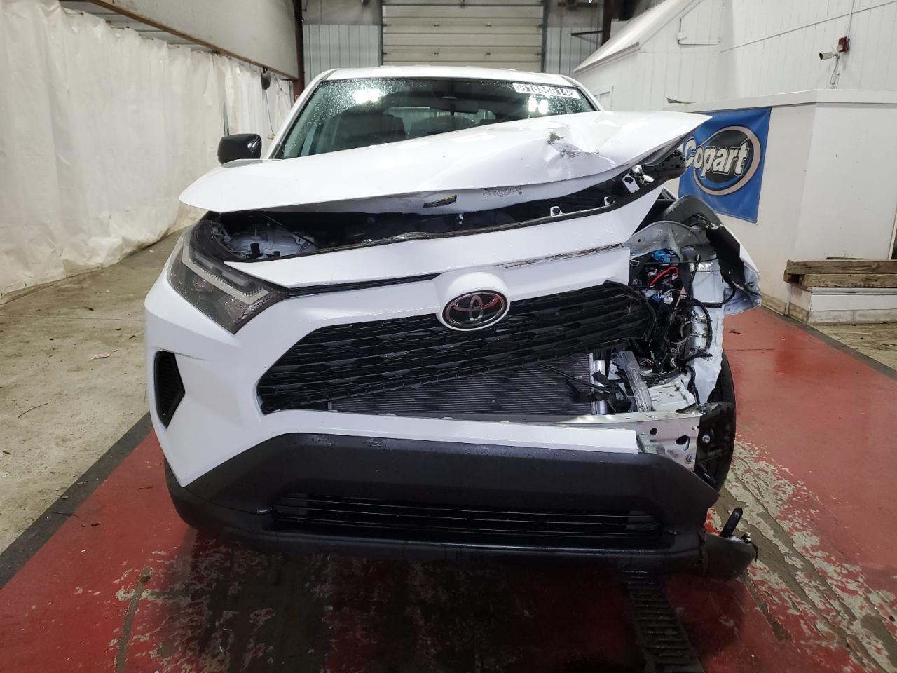 2023 TOYOTA RAV4 LE - Фото 5
