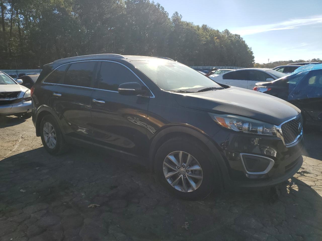 2017 KIA SORENTO LX - Image 4