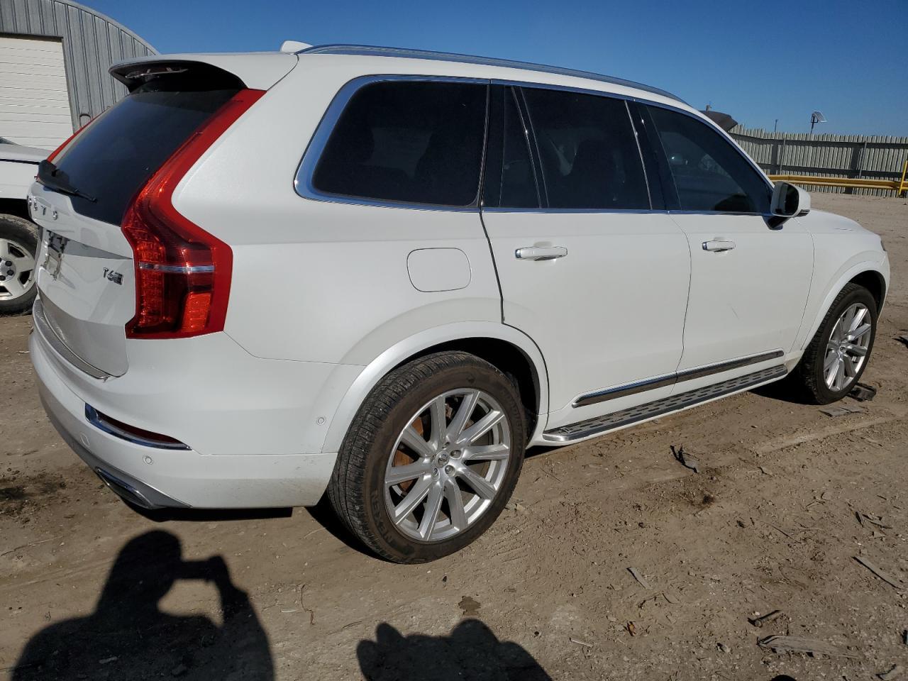 2016 VOLVO XC90 T6 - Фото 3