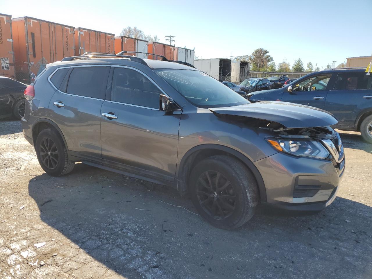 2017 NISSAN ROGUE SV - Фото 4
