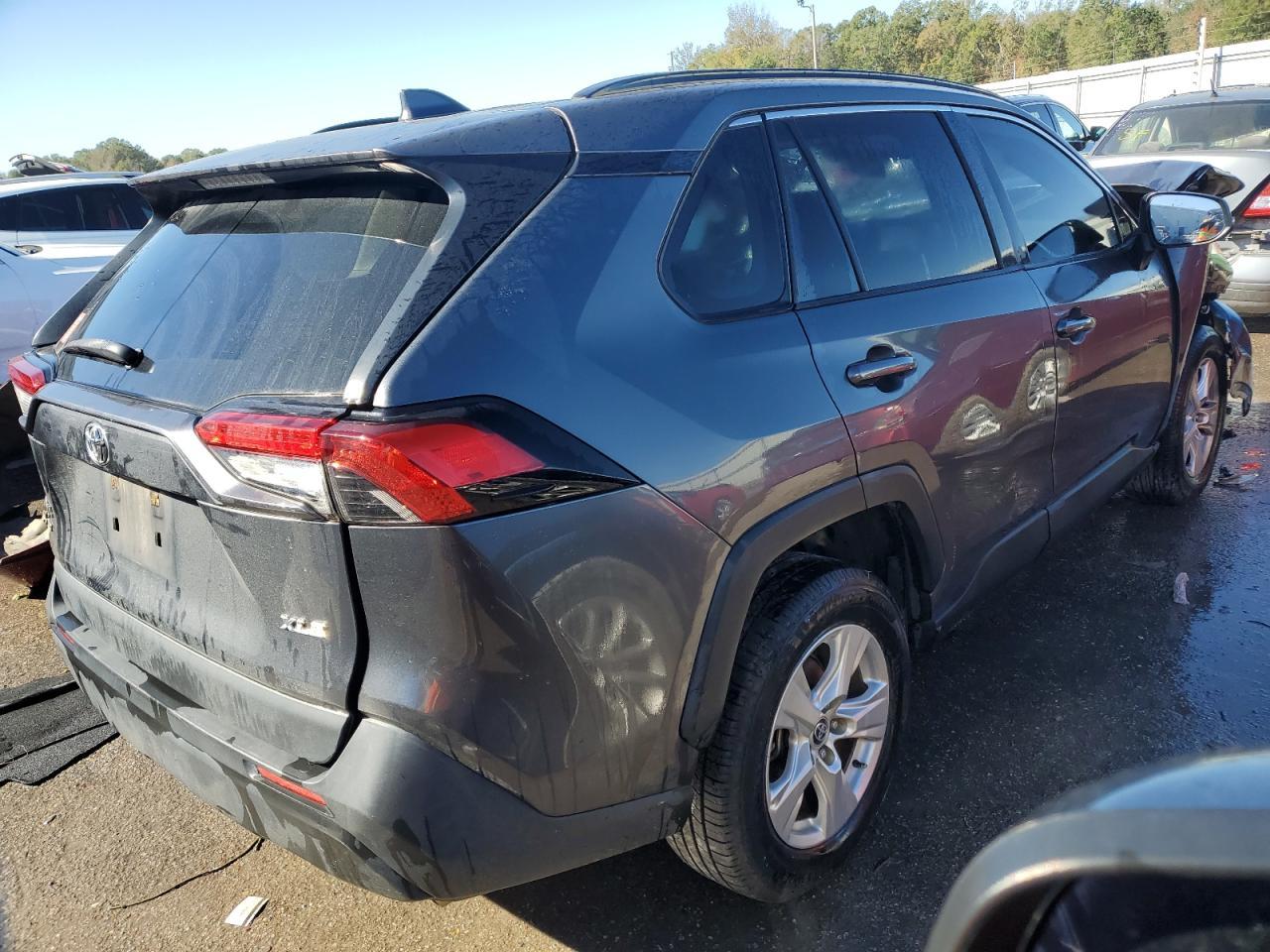 2020 TOYOTA RAV4 XLE - Image 3