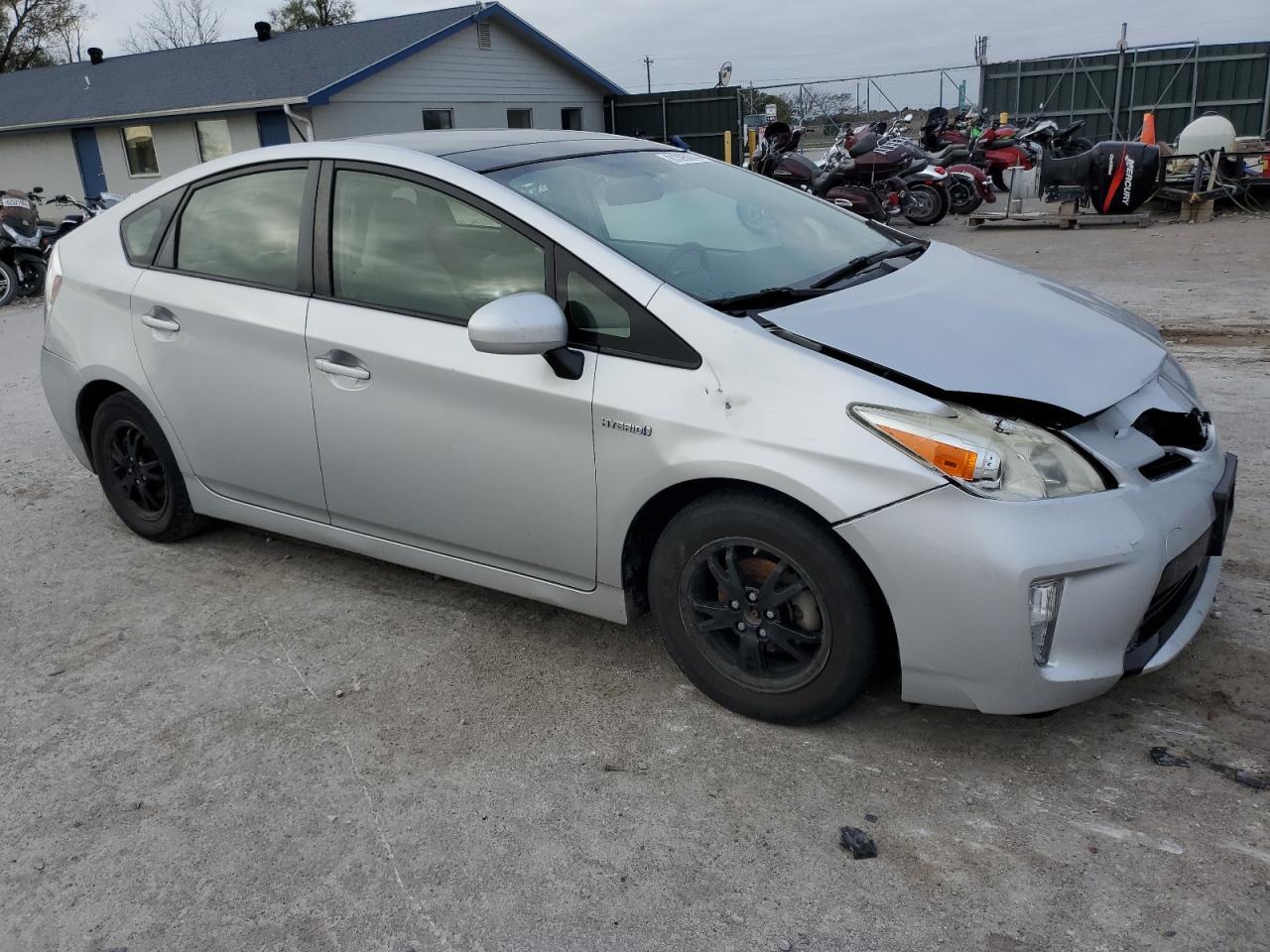 2013 TOYOTA PRIUS - Image 4