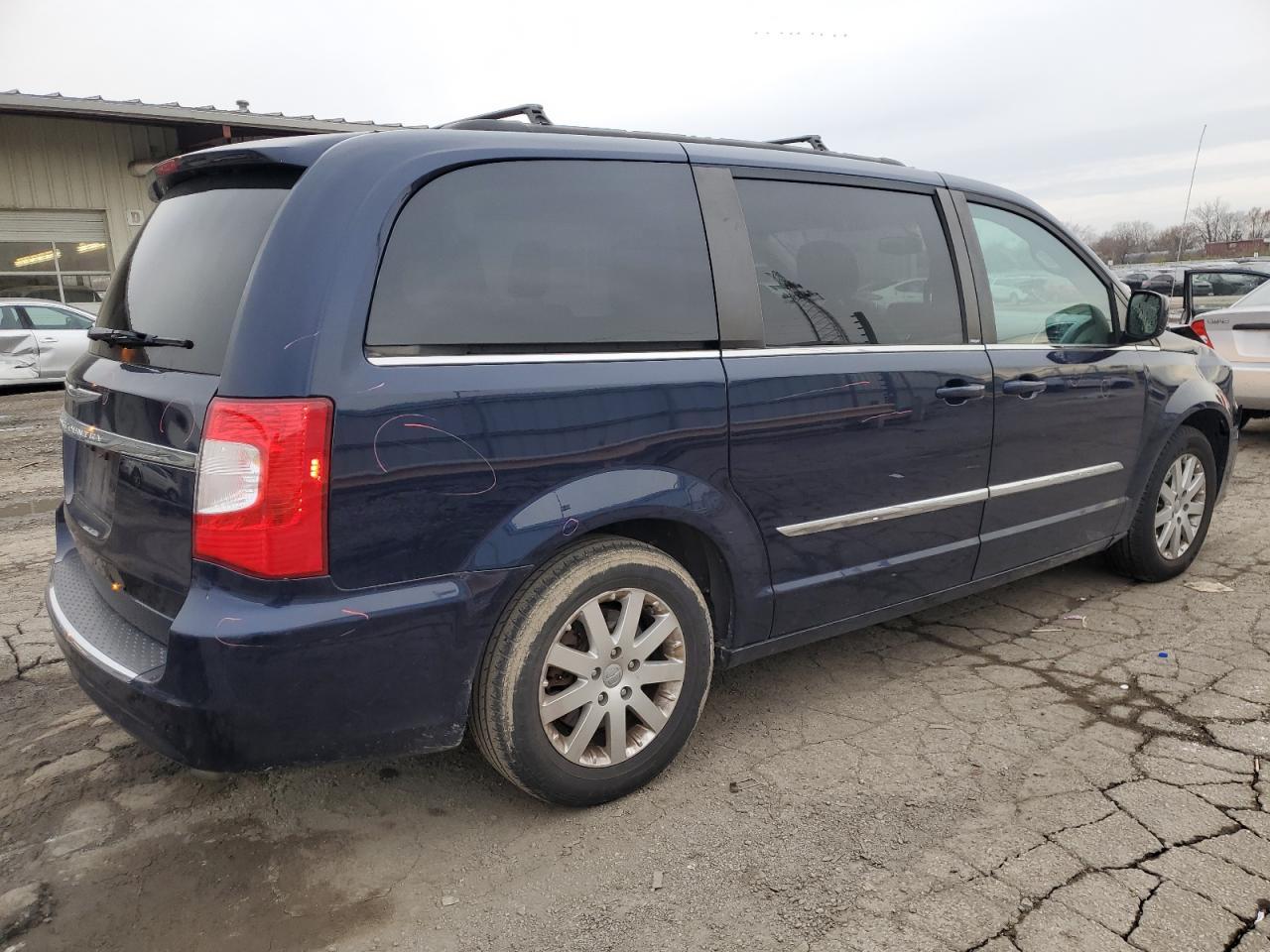 2014 CHRYSLER TOWN & COU - Фото 3