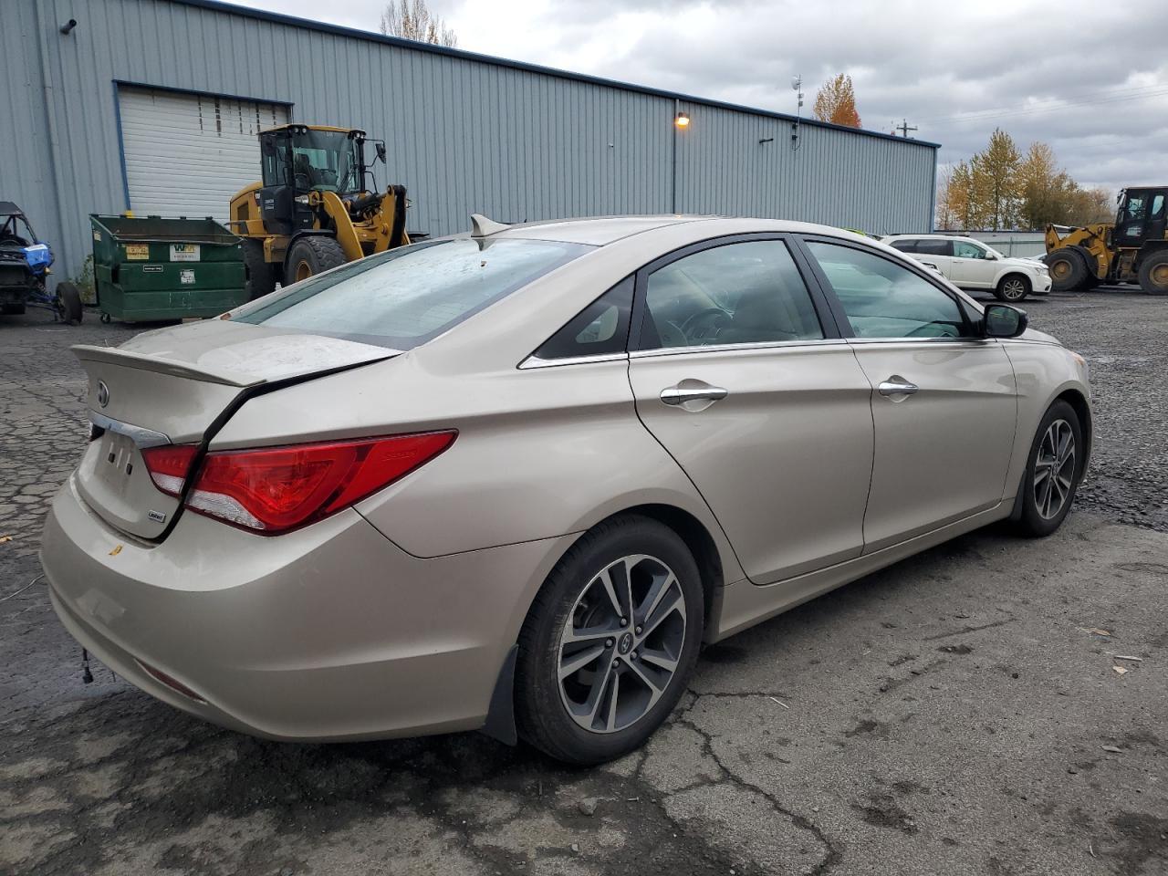 2011 HYUNDAI SONATA GLS - Image 3