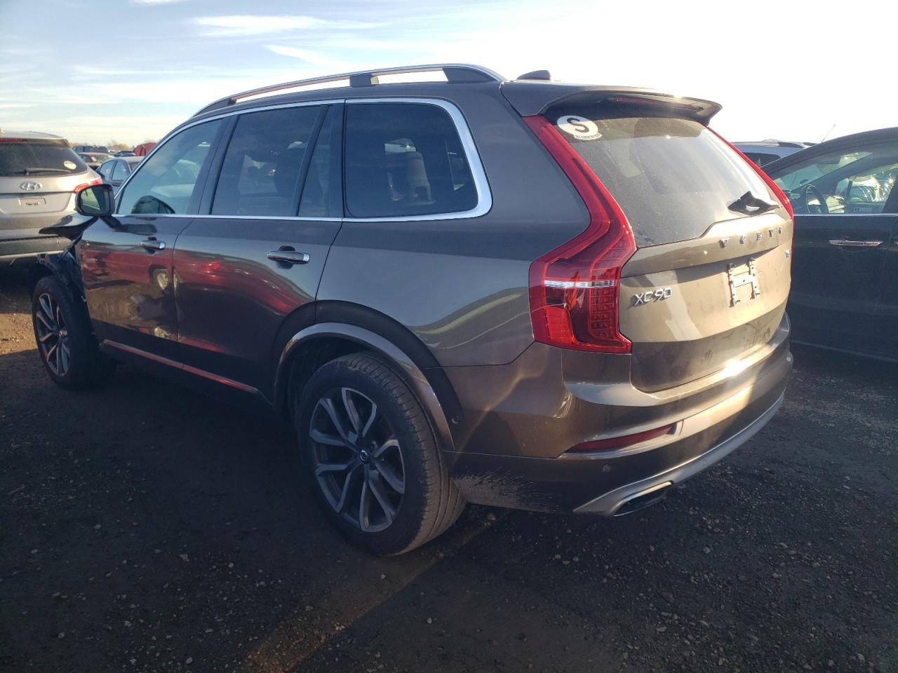 2016 VOLVO XC90 T6 - Фото 2