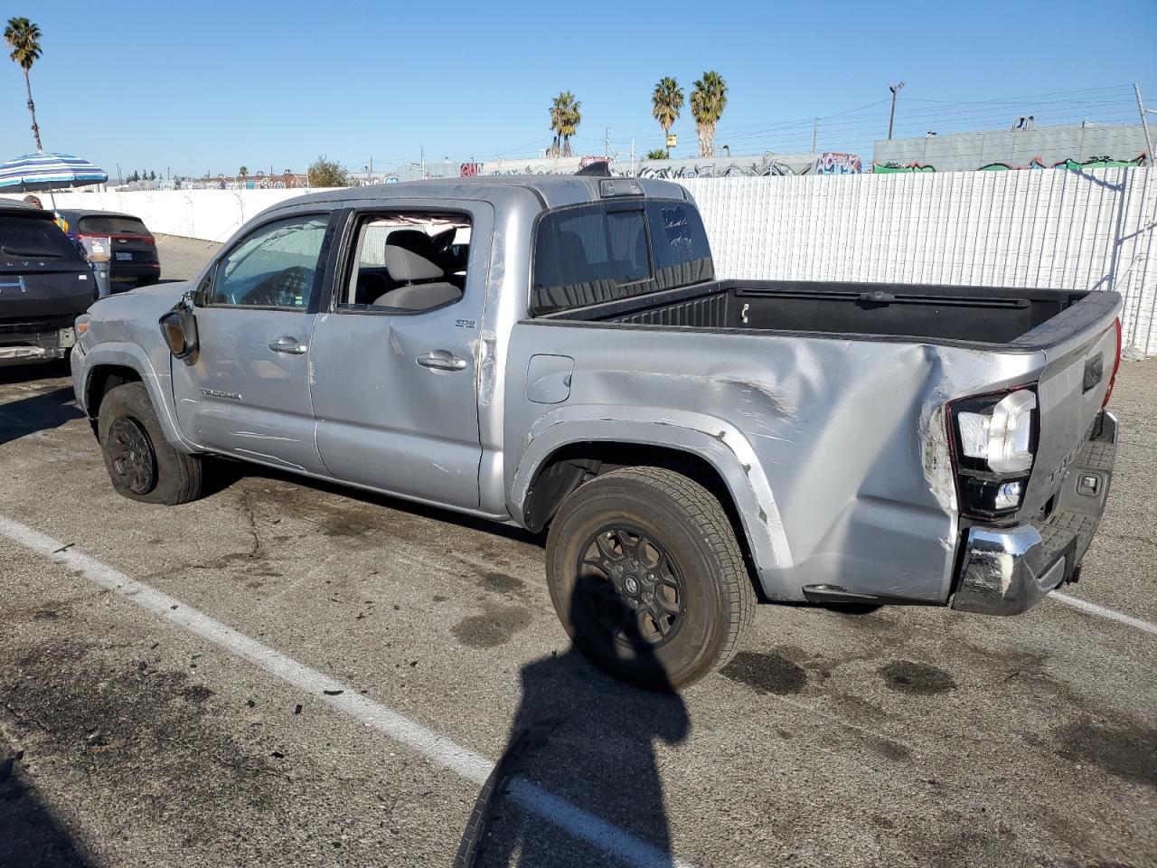2019 TOYOTA TACOMA DOU - Фото 2