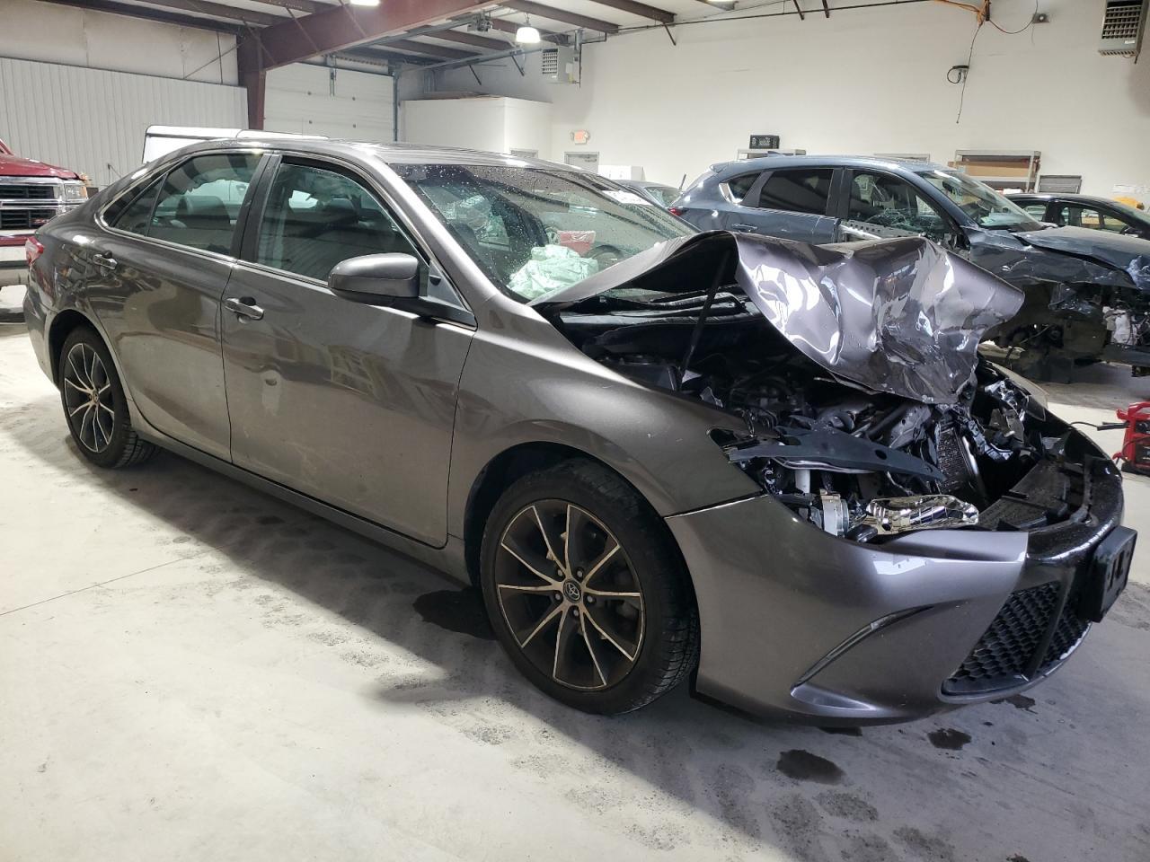 2017 TOYOTA CAMRY LE - Фото 4