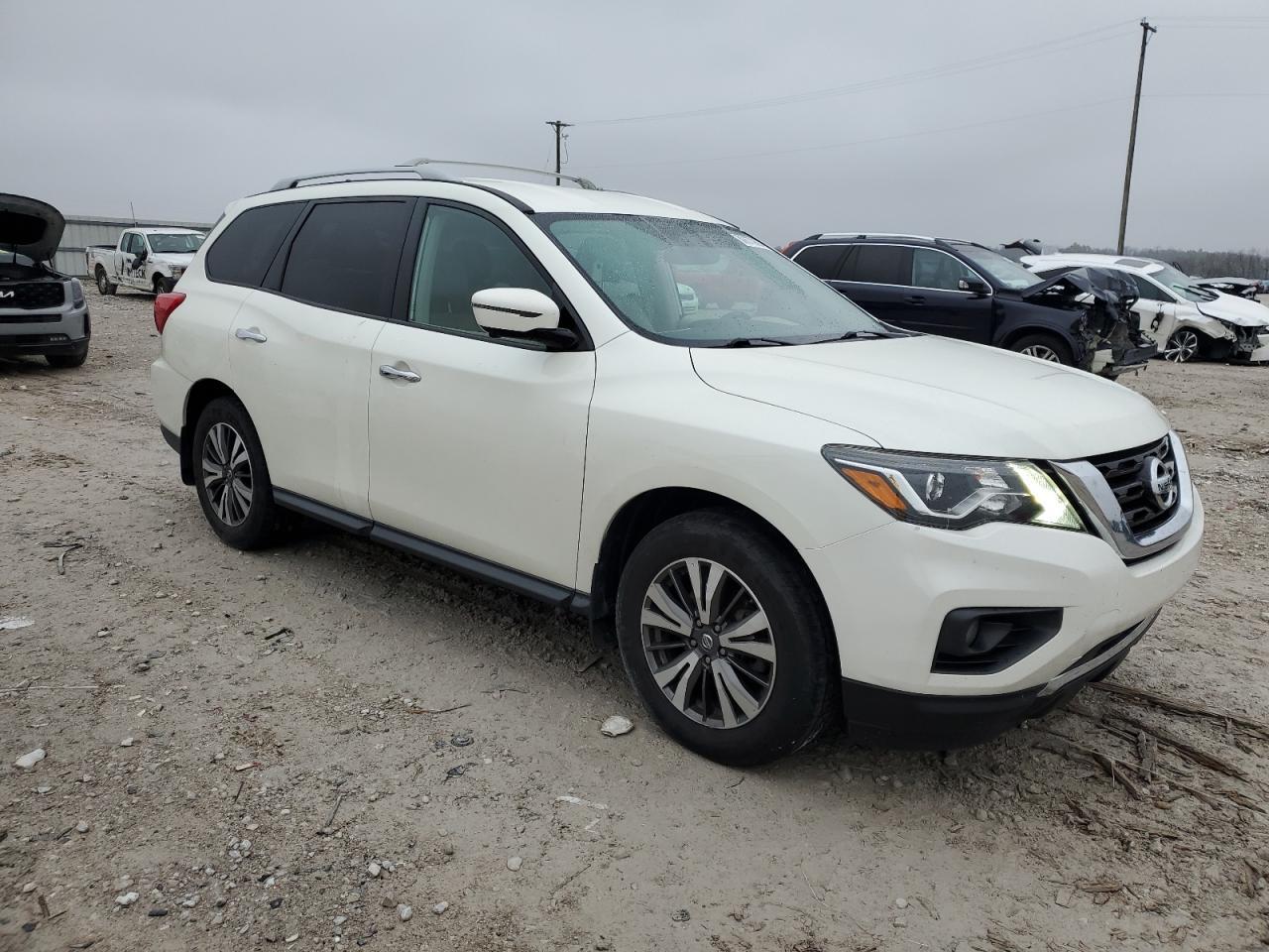 2017 NISSAN PATHFINDER - Image 4