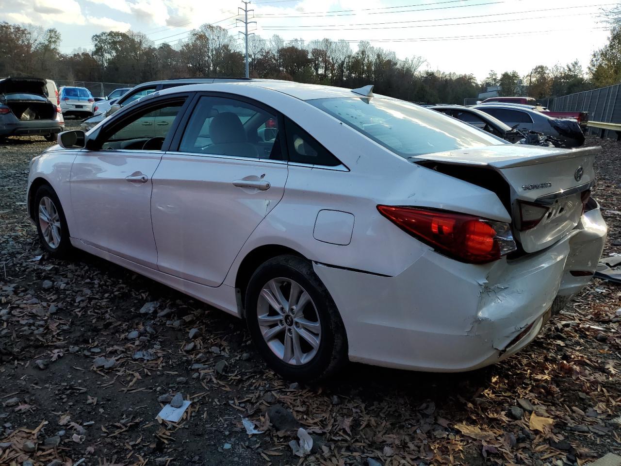 2013 HYUNDAI SONATA GLS - Image 2