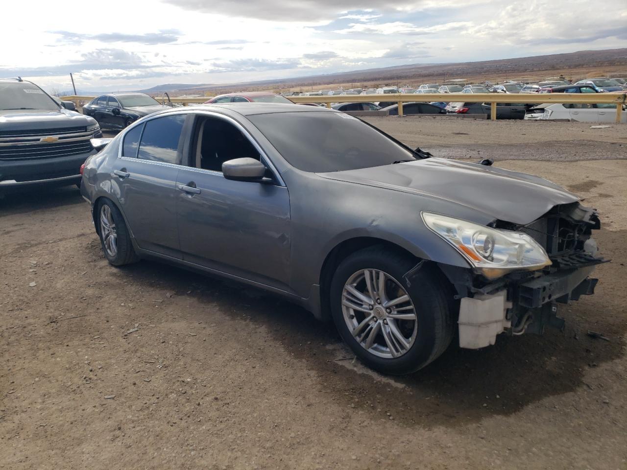 2011 INFINITI G37 BASE - Image 4