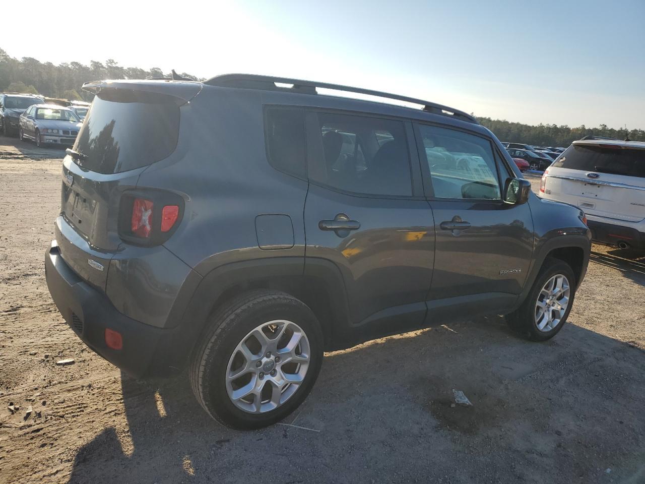 2016 JEEP RENEGADE L - Image 3