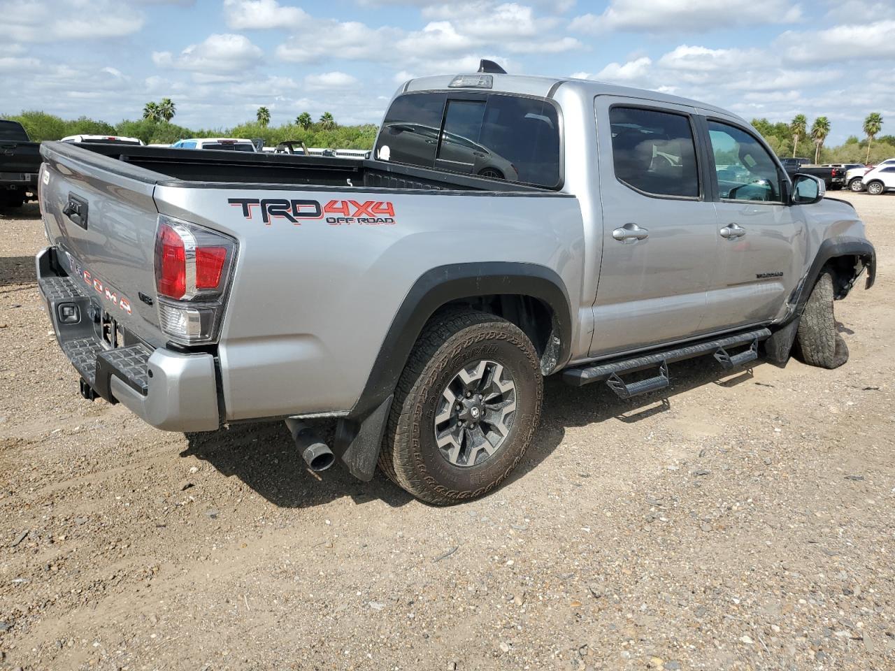 2023 TOYOTA TACOMA DOU - Фото 3
