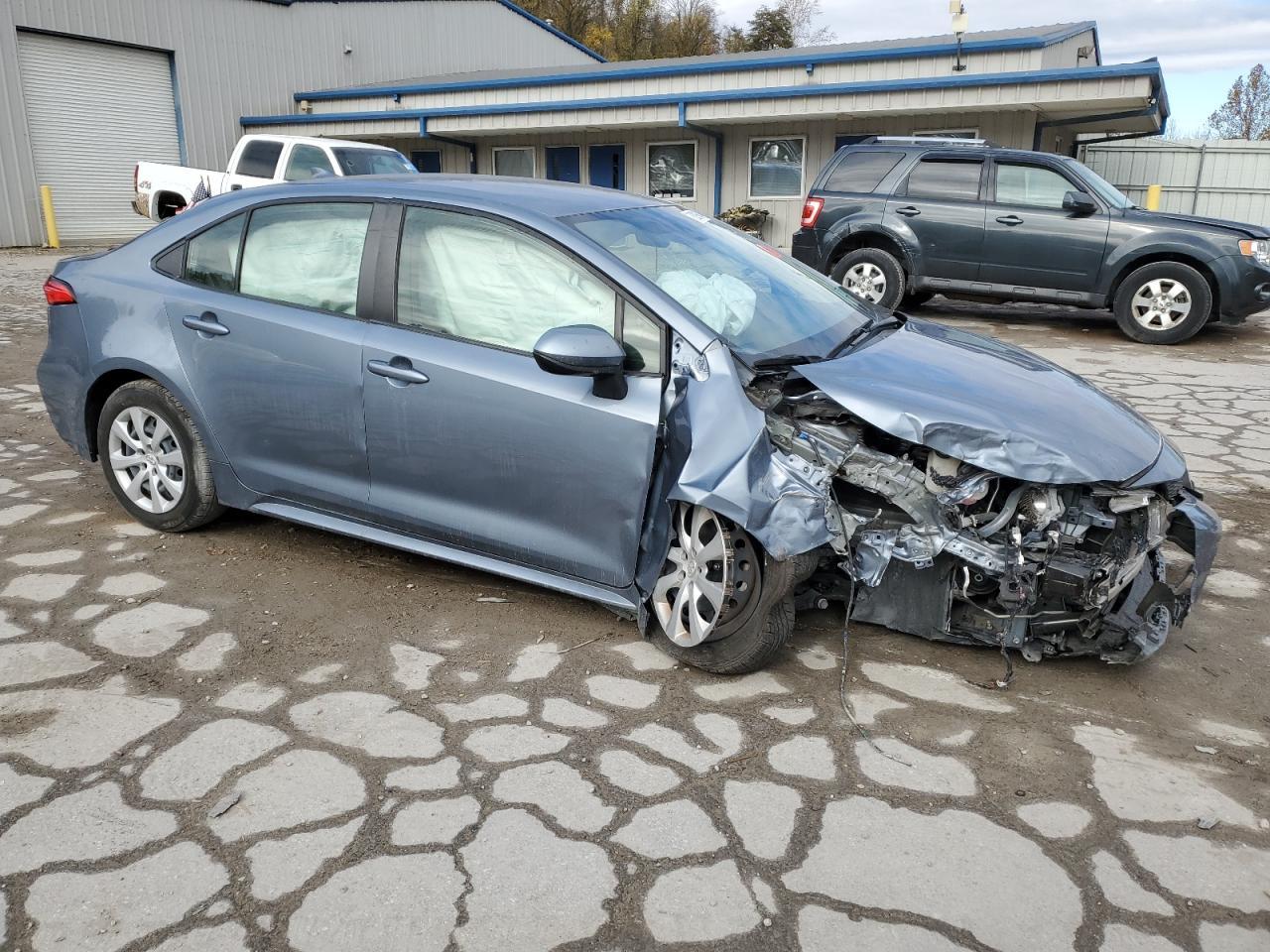 2022 TOYOTA COROLLA LE - Фото 4