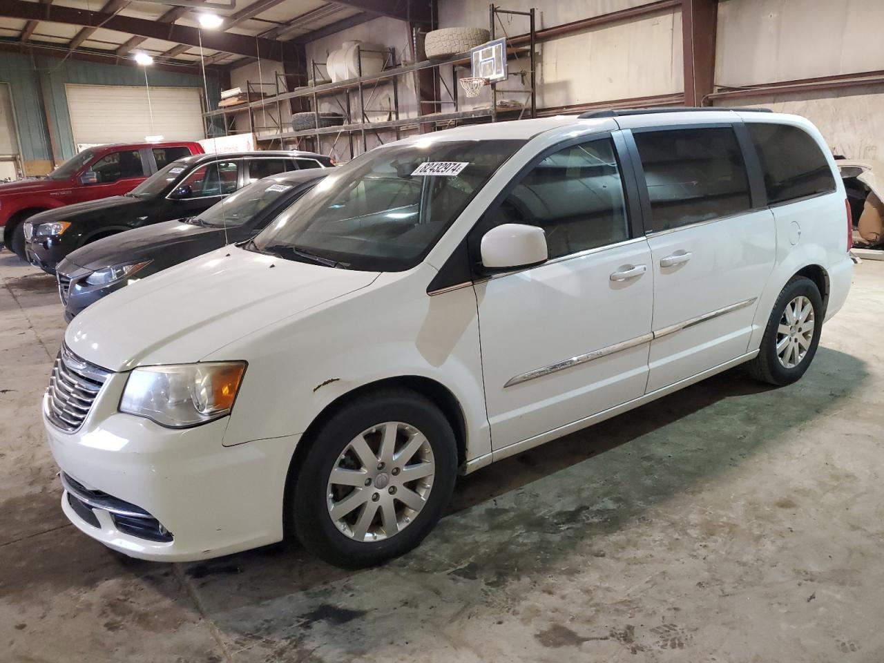 2014 CHRYSLER TOWN & COU