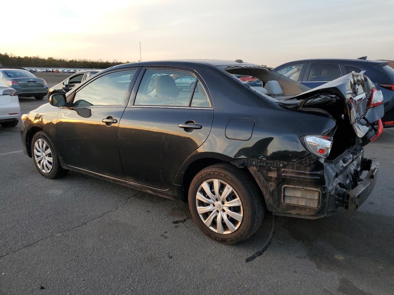 2013 TOYOTA COROLLA BA - Фото 2