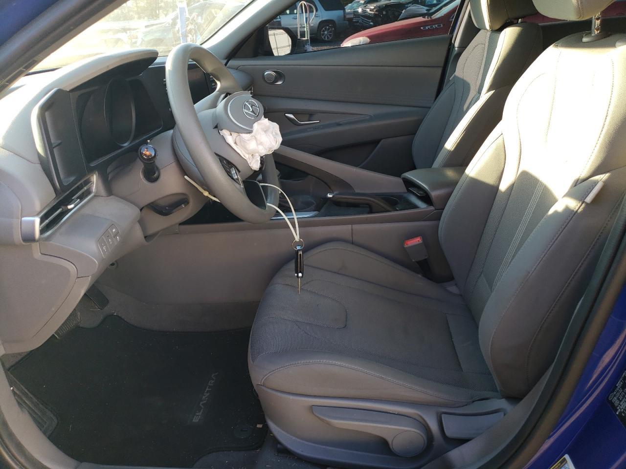 2022 HYUNDAI ELANTRA SE - Image 7