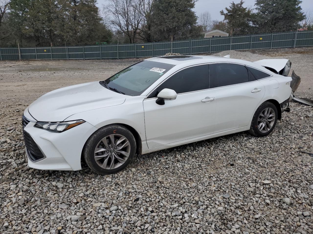 2019 TOYOTA AVALON XLE