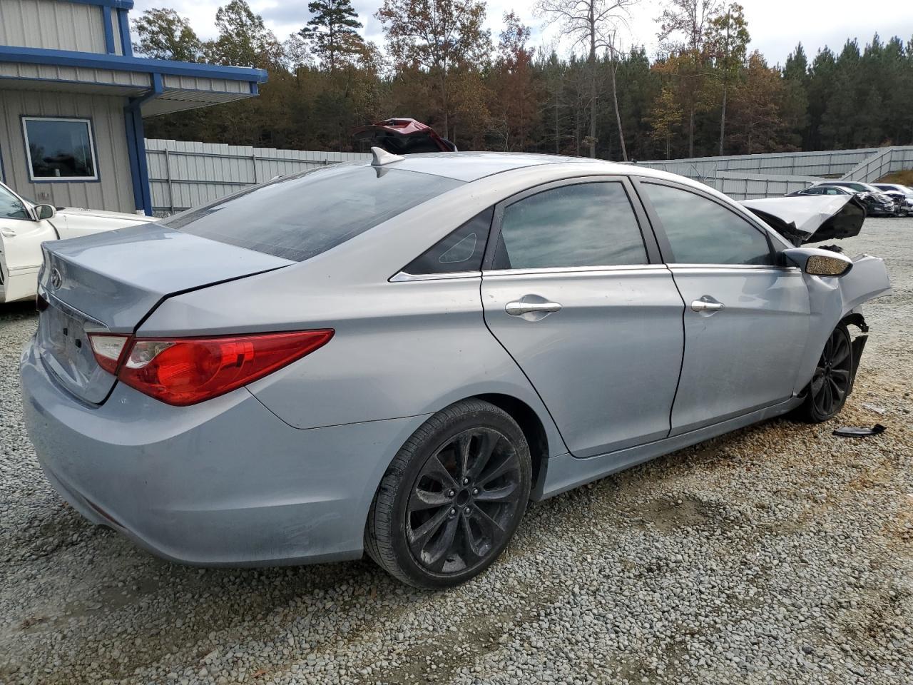 2011 HYUNDAI SONATA SE - Image 3