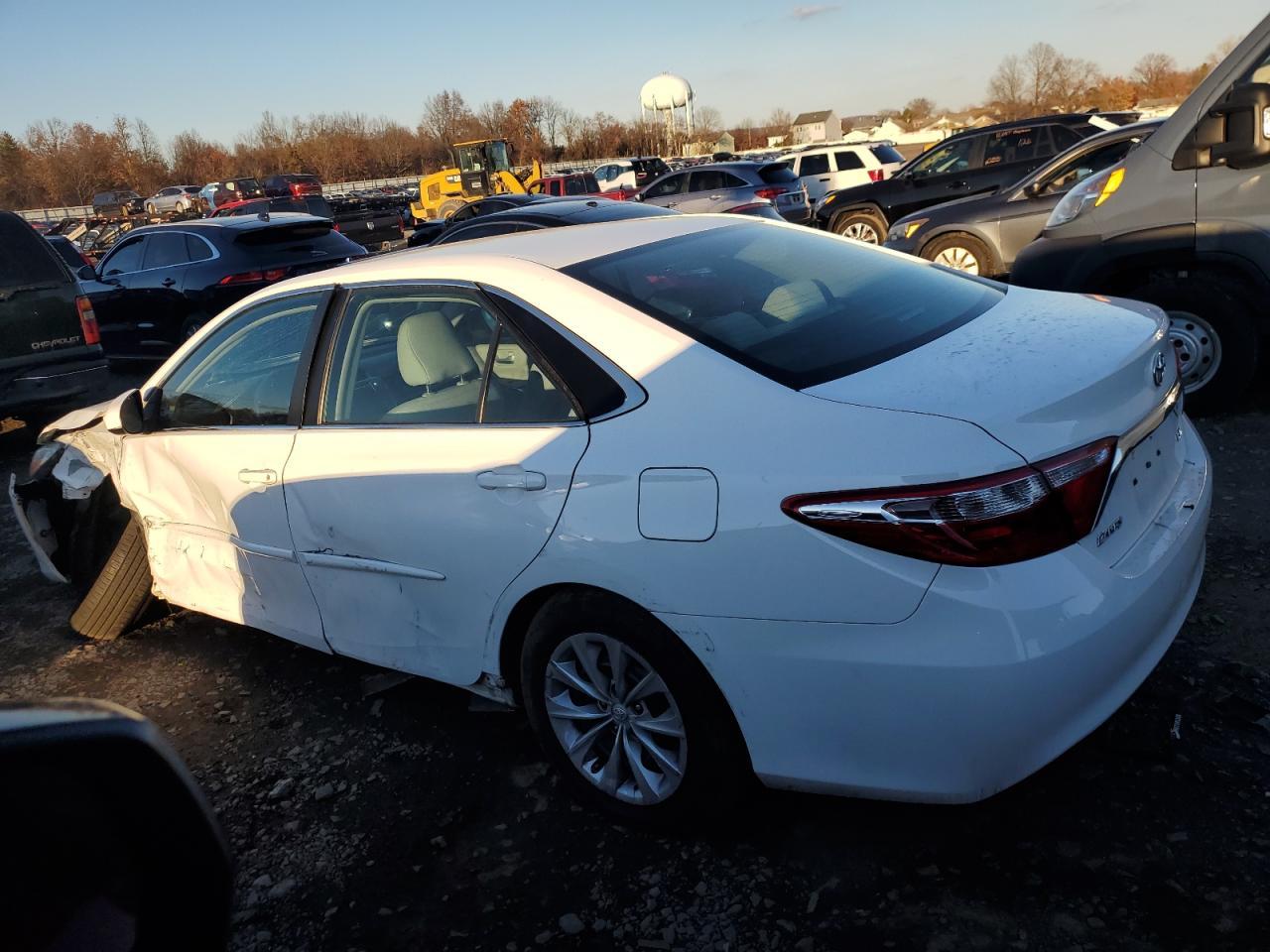 2017 TOYOTA CAMRY LE - Фото 2
