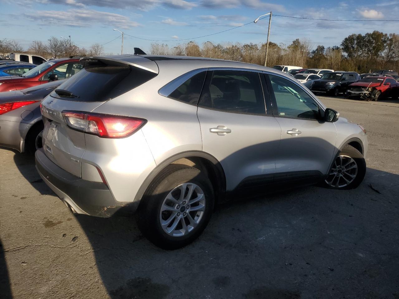 2020 FORD ESCAPE SE - Фото 3