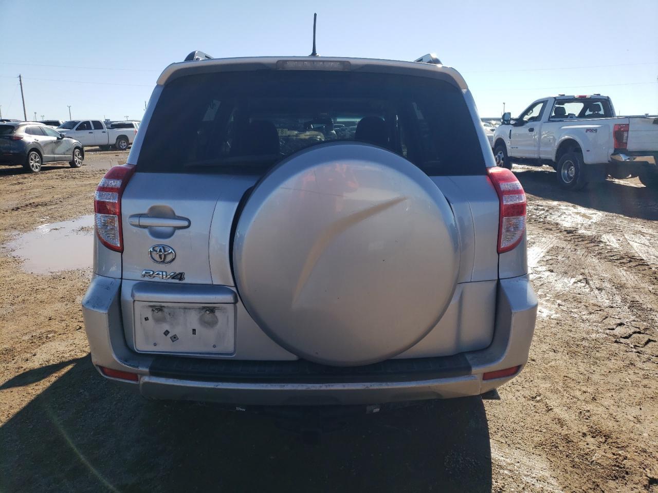 2011 TOYOTA RAV4 - Image 6