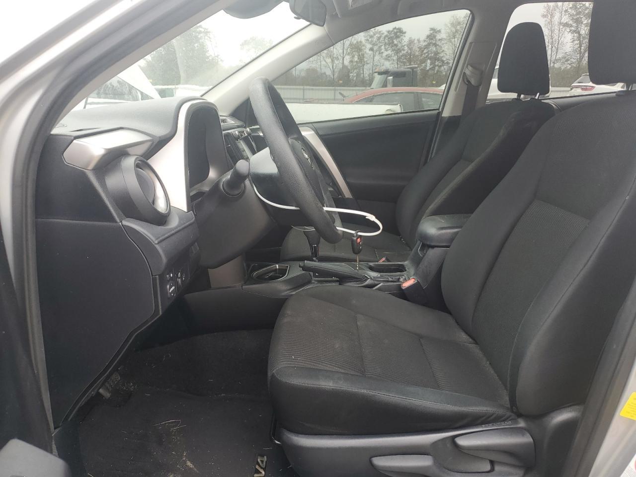 2018 TOYOTA RAV4 LE - Фото 7