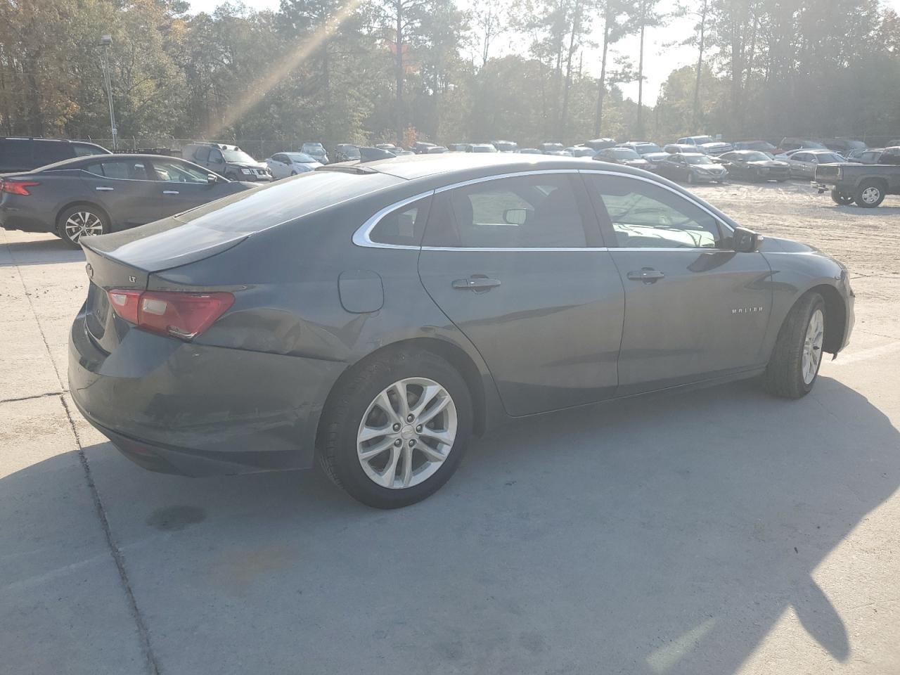2017 CHEVROLET MALIBU LT - Image 3