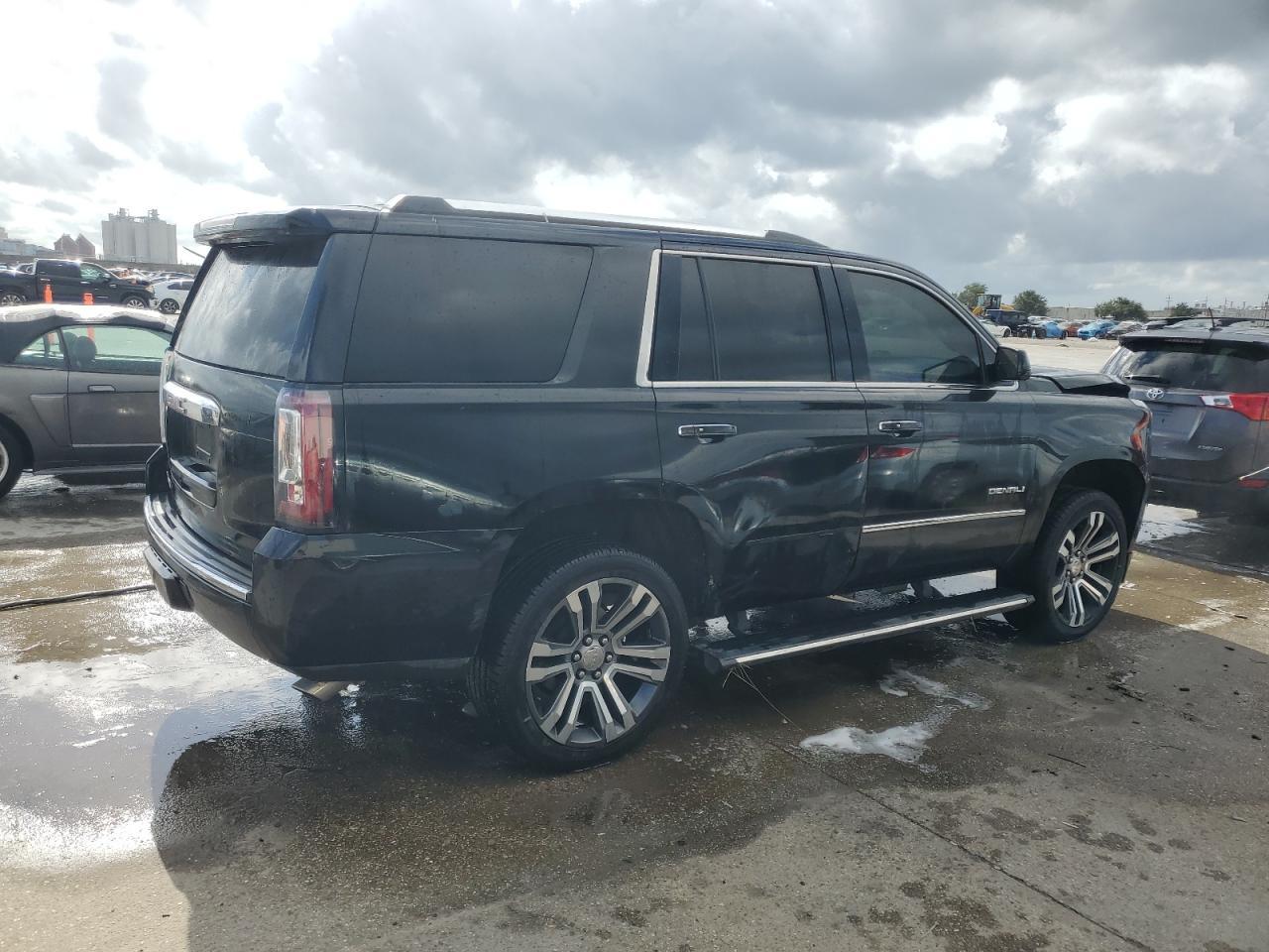 2017 GMC YUKON DENA - Фото 3