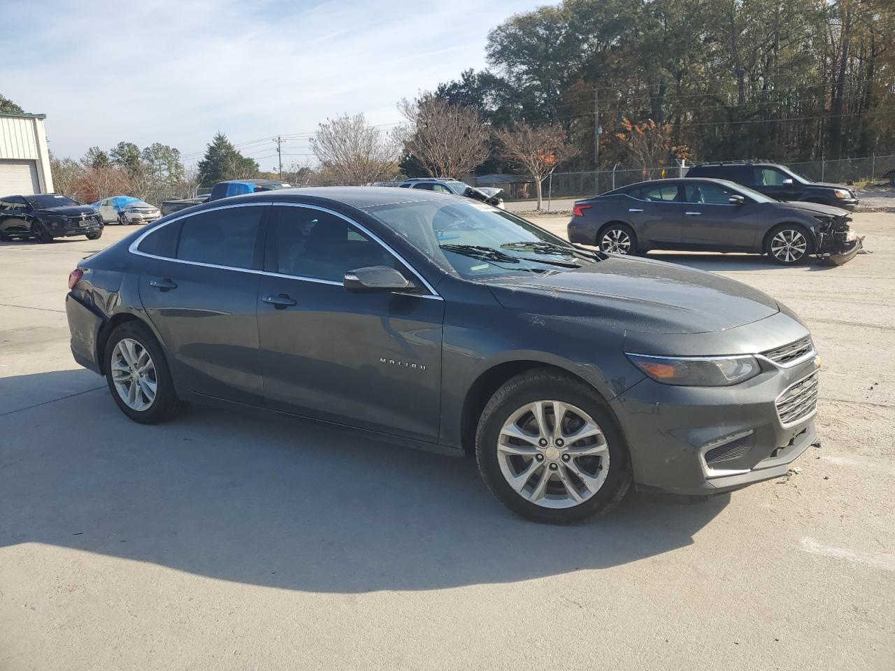 2017 CHEVROLET MALIBU LT - Image 4