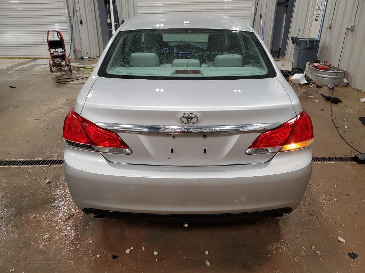 2011 TOYOTA AVALON BAS - Image 6