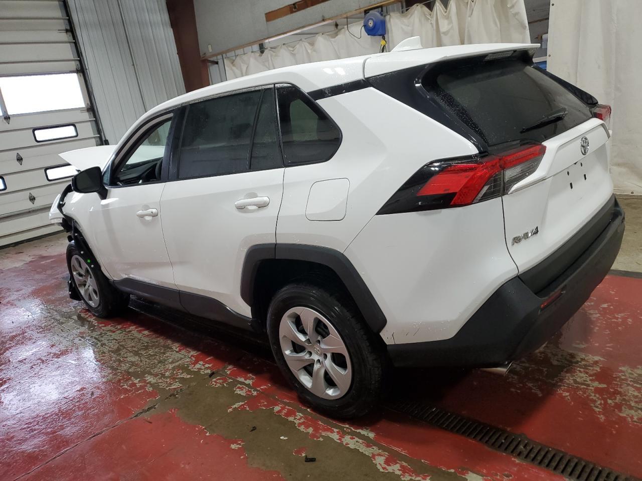 2023 TOYOTA RAV4 LE - Фото 2