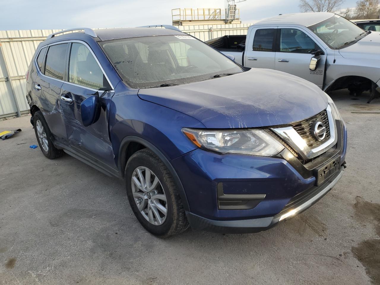 2017 NISSAN ROGUE S - Image 4