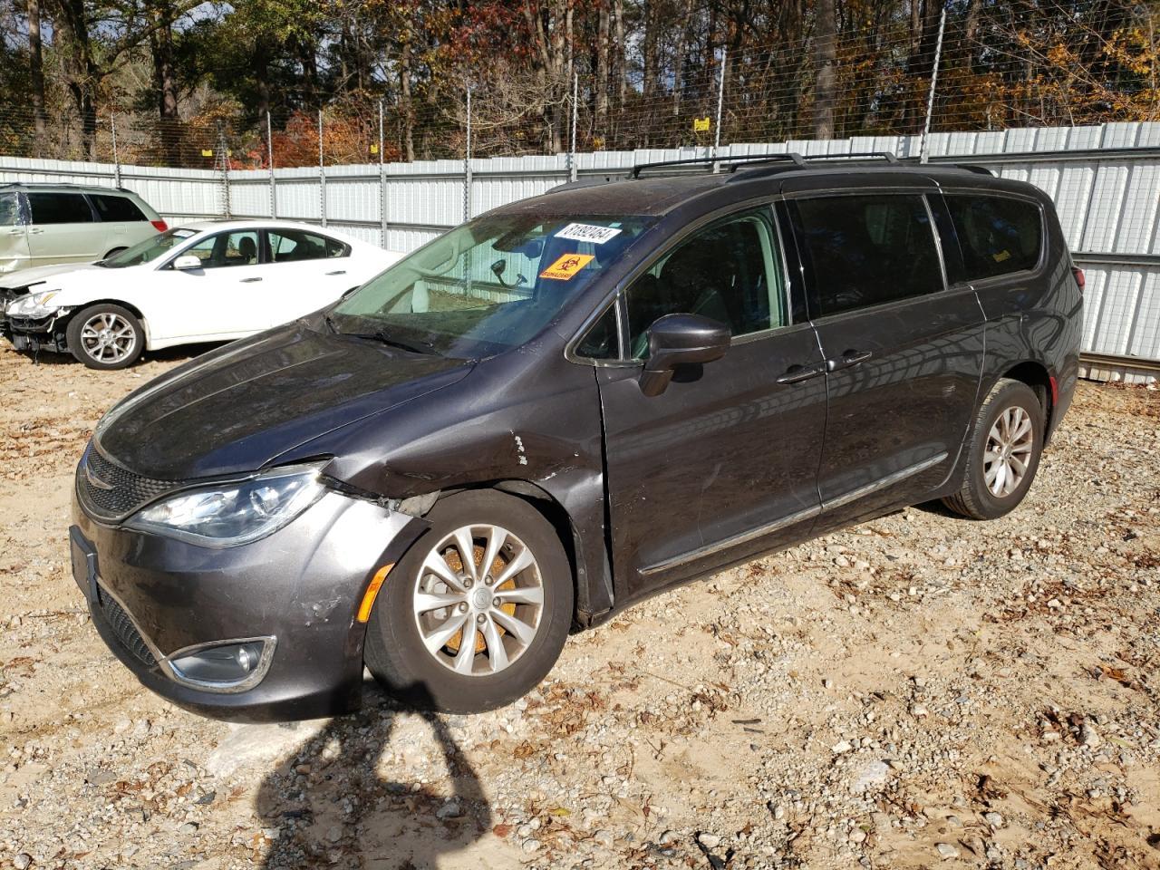 2017 CHRYSLER PACIFICA T