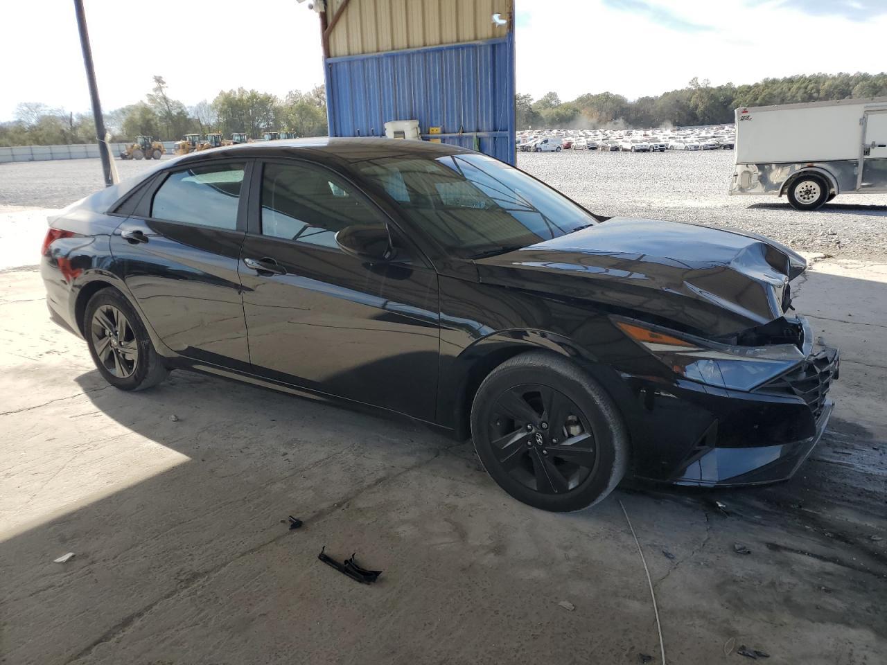 2023 HYUNDAI ELANTRA SE - Фото 4