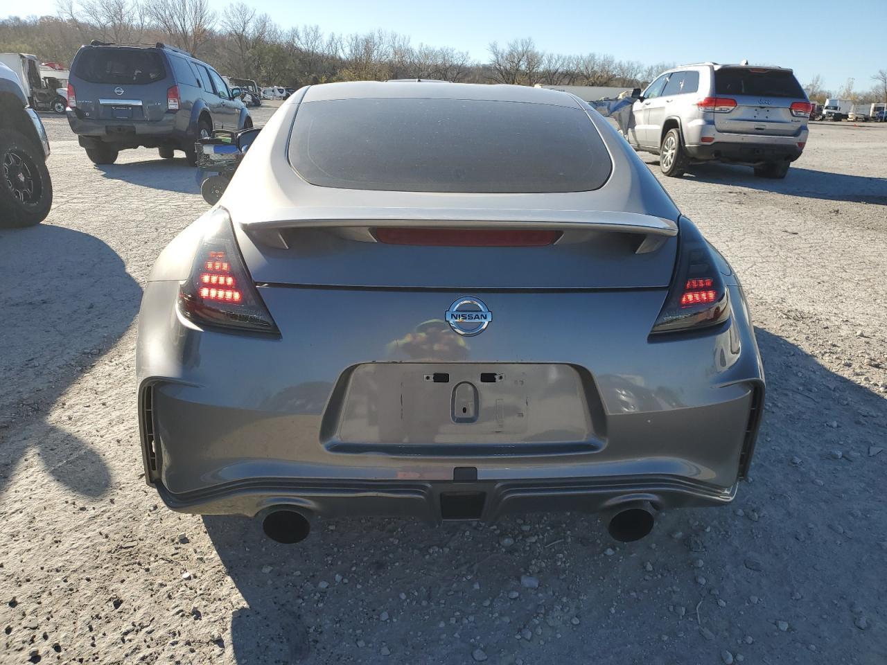 2010 NISSAN 370Z - Фото 6