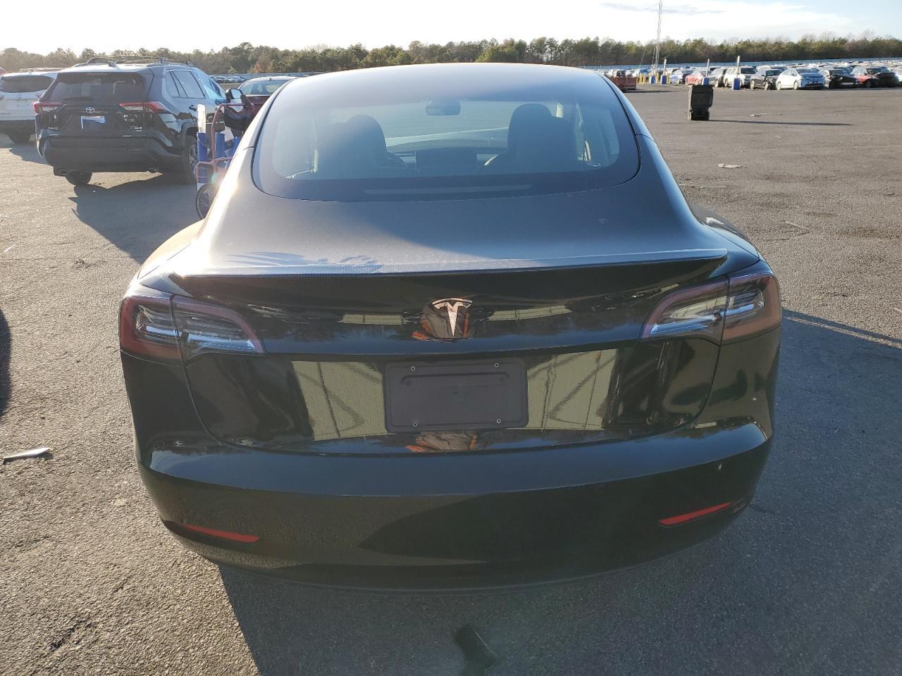 2022 TESLA MODEL 3 - Фото 6