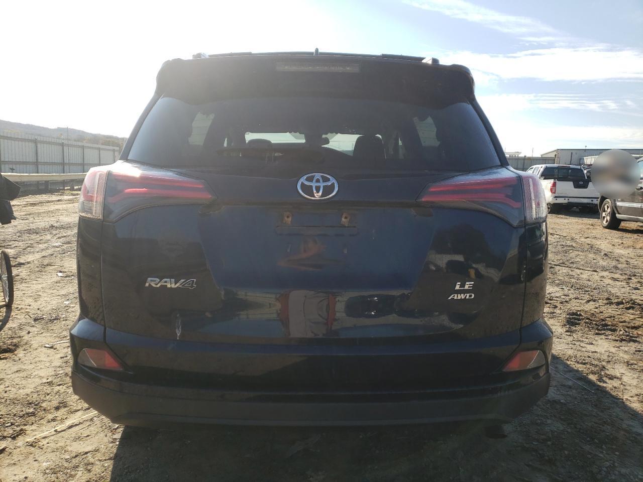 2017 TOYOTA RAV4 LE - Image 6