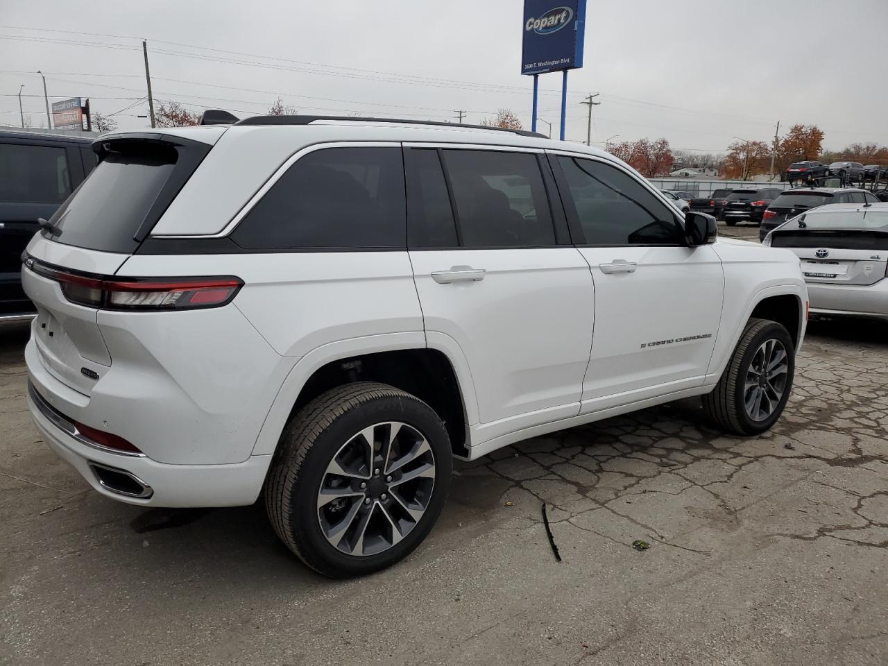 2024 JEEP GRAND CHER - Image 3