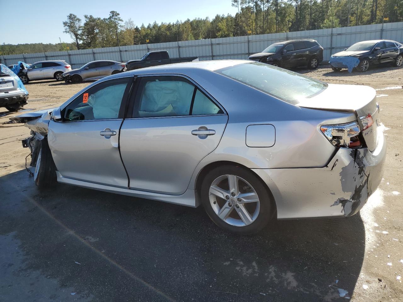 2013 TOYOTA CAMRY L - Фото 2