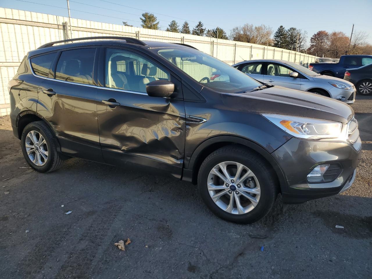 2017 FORD ESCAPE SE - Фото 4